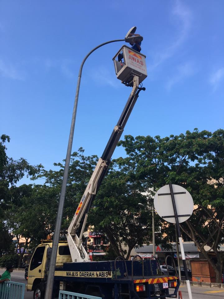 Kerja - kerja Penyelenggaraan Lampu Awam Seliaan MDL Portal